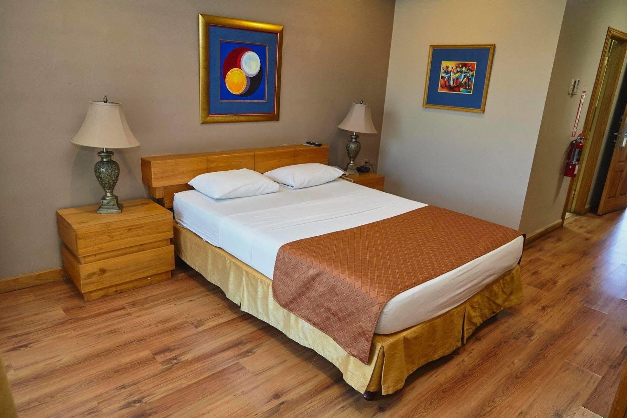Tradewinds Hotel San Fernando Kültér fotó